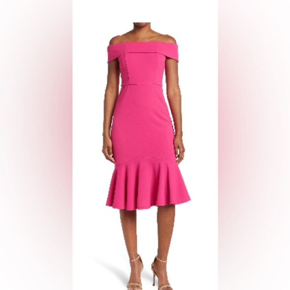 Off the shoulders dress in fuchsia